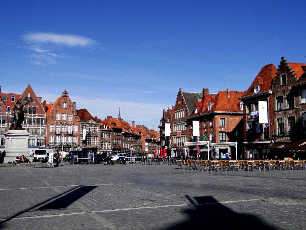49 Tournai - Grand-Place.JPG